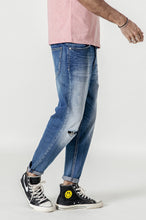 Load image into Gallery viewer, New Hole Ripped Jeans Men Straight Ankle-Length Denim Streetwear